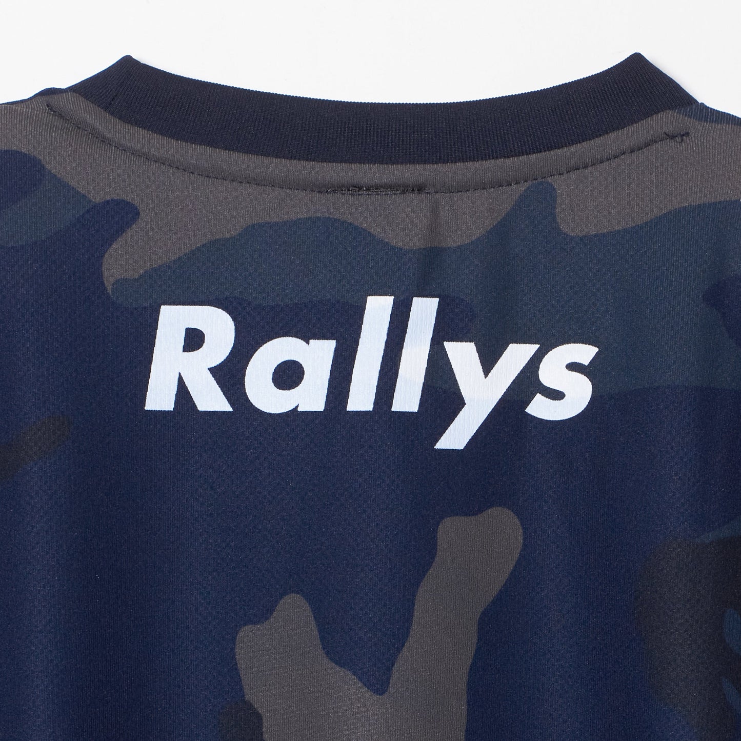 【SOLD OUT】Rallys Tシャツ(迷彩ネイビー・ロゴ小)|公式戦でも使える卓球Tシャツ